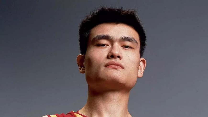 姚明生涯最好的一轮系列赛！大姚09年对阵开拓者高光：低位真无敌