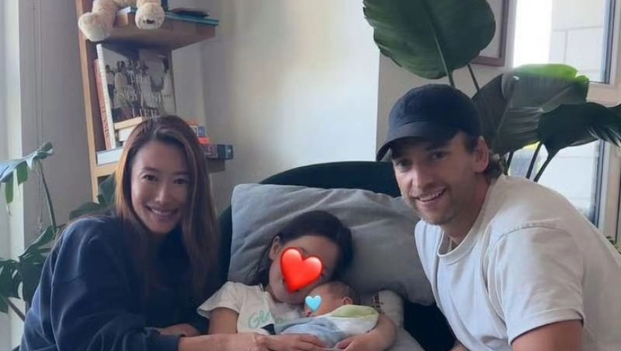 谢婷婷二胎得子，晒一家四口温馨合照，身体恢复迅速堪称最强孕妇