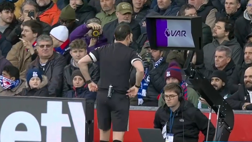 切尔西这个手球难倒裁判，看半天VAR再思考良久给出黄点套餐，这判罚你觉得正确吗