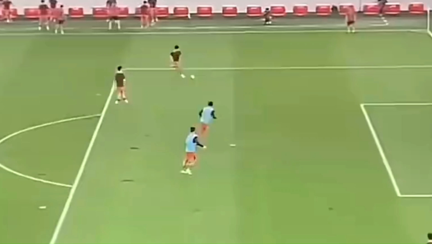 U22国足vs东帝汶赛前训练,传球离谱射门更离谱,这脚法是来搞笑的?