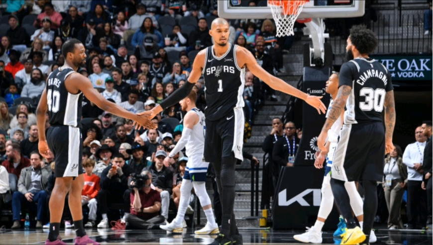 紧张到窒息！文班亚马最后1.3秒单手摘板绝杀森林狼，华子傻眼