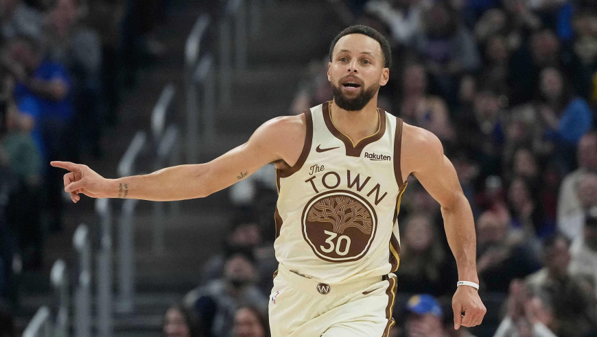 巴特勒退赛库里14分，勇士仍20分大胜！金州15战11胜找到赢球秘诀