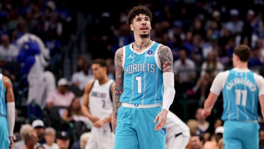 NBA季前赛：三球20+6黄蜂轻取独行侠 状元弗拉格11分3板4助
