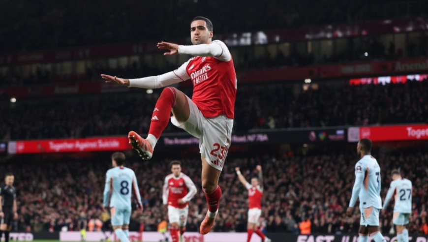 英超-5分领跑！阿森纳2-0布伦特福德，梅里诺传射建功，萨卡破门