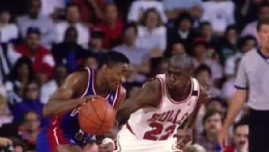 体坛记忆｜乔丹唯一一场得分7分的比赛，就是拜他所赐，与他的恩怨到现在都没和解！！！