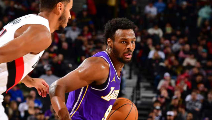 Top时刻 | 4日十佳球：布朗尼助飞海斯 字母哥后仰跳投绝杀