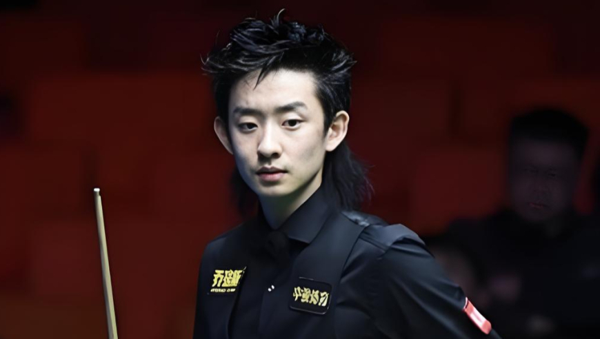 斯诺克名场面，吴宜泽逆天逆转，强行校位秀翻全场