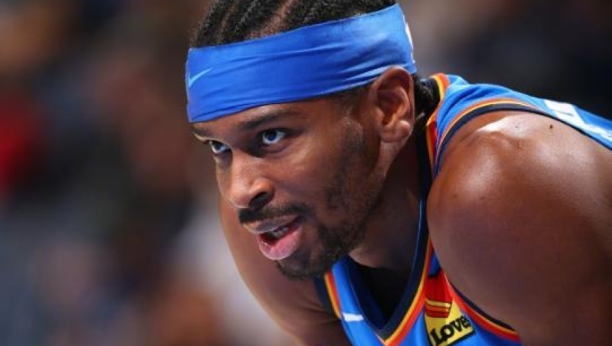 亚历山大26+8完爆布伦森，霍姆格伦创生涯新高，雷霆力克尼克斯