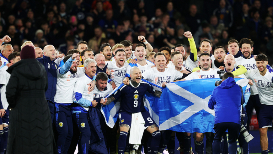 神奇的4-2！苏格兰补时世界波双响，末轮逆袭丹麦+28年后再进世界杯