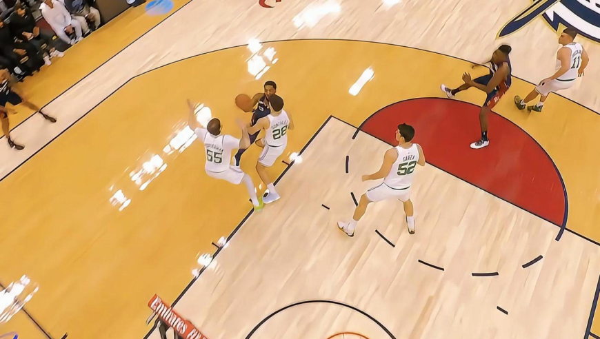 换人再对轰！塔图姆哈登对轰后杰伦布朗打2+1 米切尔连拿4分再回应