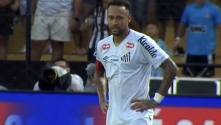 岁月败美人！34岁内马尔踢70分钟累到原地喘气：冲刺15米追不上球