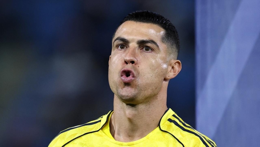 随着41岁C罗离谱失点+率队3-1，沙特联榜首易主：利雅得胜利登顶