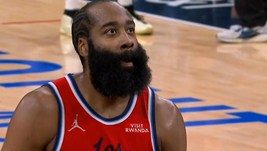 强到离谱！哈登罚球+上篮又造火箭三分犯规连轰9分接管快船