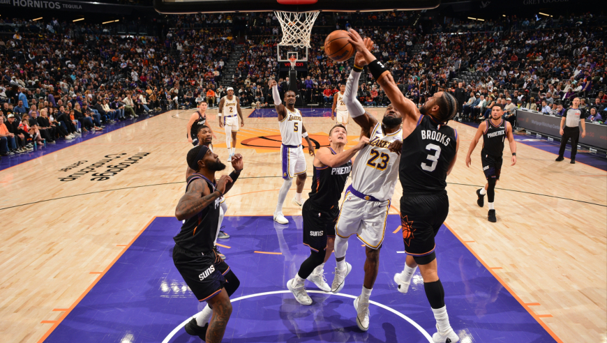 詹姆斯对位狄龙大动作合集：詹皇罕见暴怒 狄龙关键三分后挑衅被驱逐