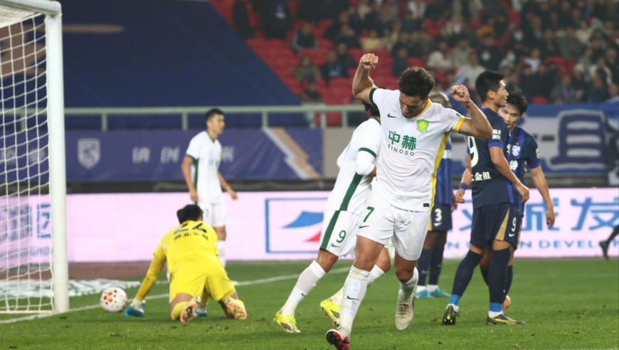 北京国安2-0武汉三镇全场集锦：张玉宁破门 法比奥建功