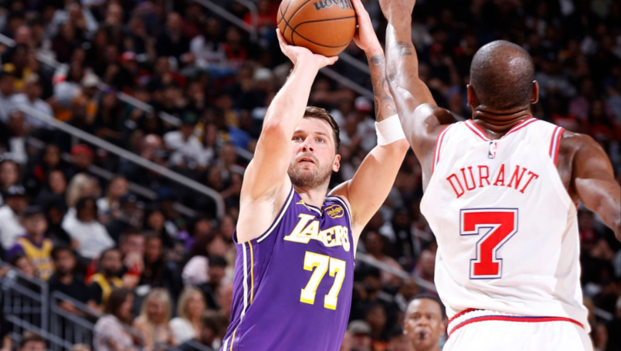 最后疯狂3分14秒！詹姆斯空接送关键炸扣 东契奇三分杀死比赛