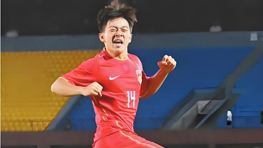 国少进第二球，文莱门将扑救送礼，邝兆镭补射破门将功补过