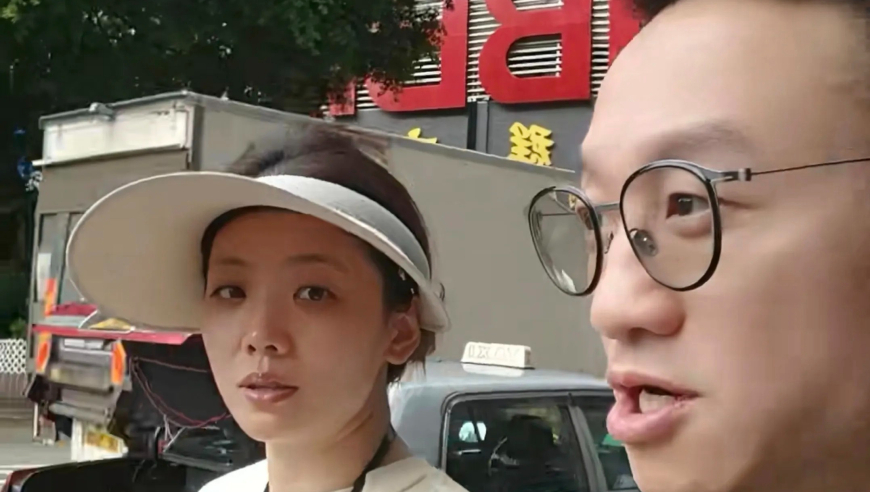 杨威在香港换租房子！洗衣机放厨房，厕所仅2平，房租一月2万