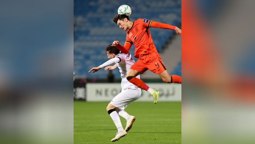 中日大战名场面！国足14秒华丽反击攻破日本大门，全场沸腾