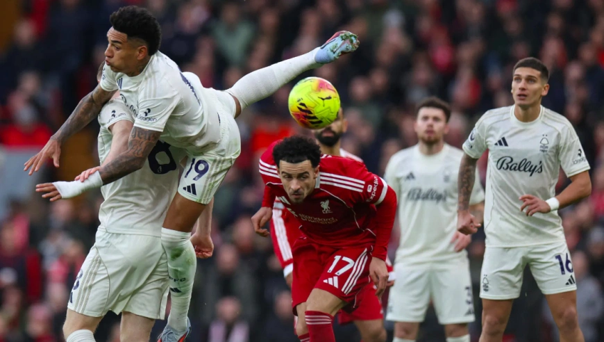 豪门悲喜夜：利物浦0-3坠入下半区 巴萨4-0登顶 曼城1-2被蓝军超越