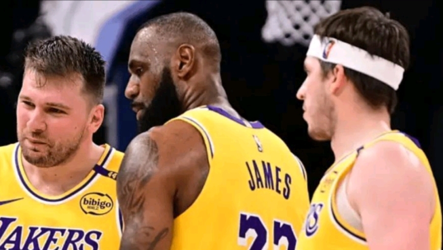 1.65亿，顶薪续约！场均35+9+9却被无情抛弃，你永远超越不了老詹