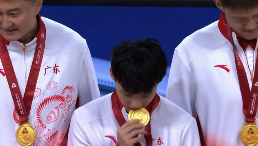 徐杰独当一面！砍18分7板9助，广东男篮全运摘金