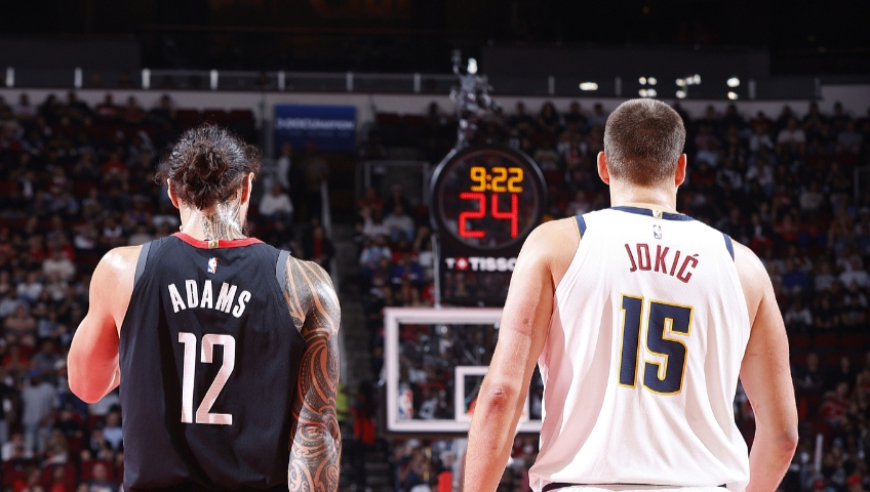 掘金第三节轰出11-2打停火箭 约基奇连得9分隔扣申京