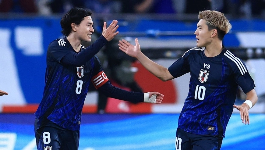 日本队流畅配合打懵加纳，佐野海舟助攻南野拓实破门