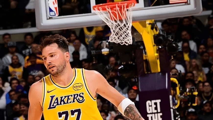 湖人惨败太阳！东契奇砍38分，里弗斯难打硬仗，詹姆斯全场散步！