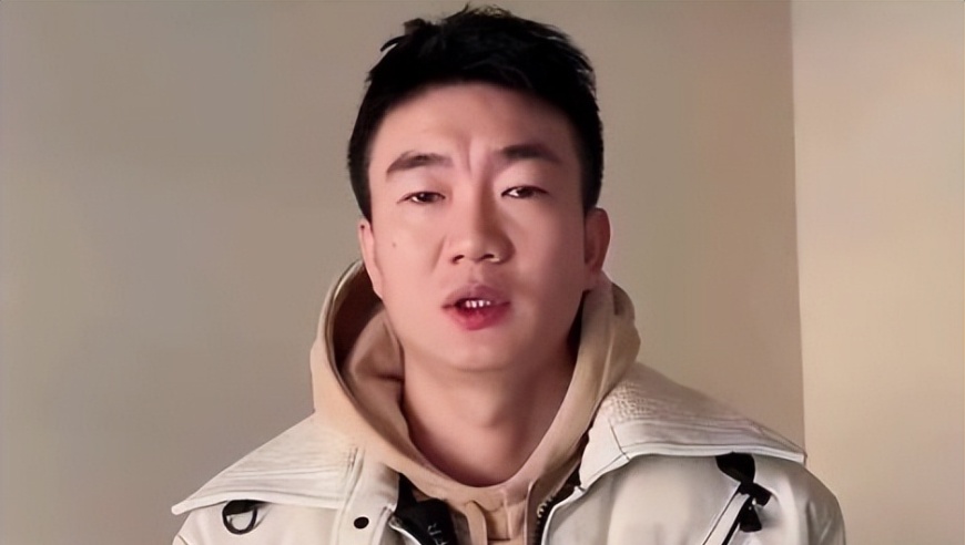 前国脚欠7万救命钱不还，病危施加辱骂，昔日中超恶人成了现实版恶人