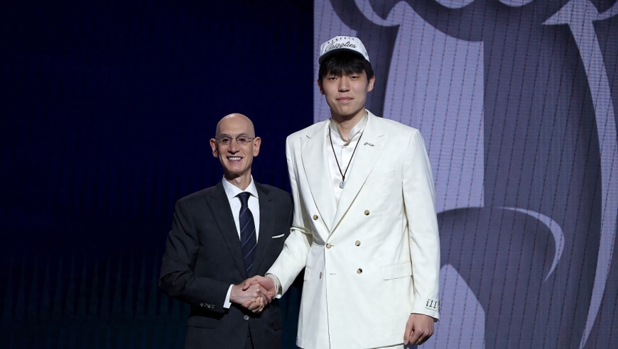4年2139万，杨瀚森16顺位被选中！开拓者4换1诚意满满+姚易后首人