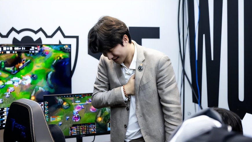 IG计划落空！EIK定了WBG，粉丝深夜爬树，拍到丹尼教练现身BLG