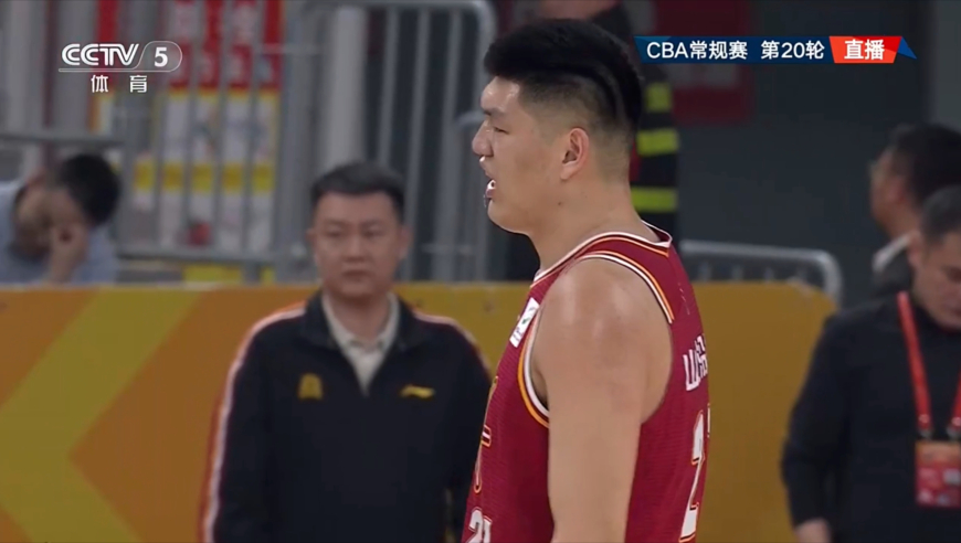 山西北京火爆冲突完整版：刘传兴被马蒂昂放倒吃违体 法耶翟晓川出头