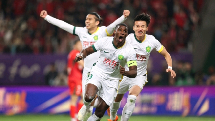 3-0！足协杯爆冷门！北京国安夺冠，打服河南队一个法比奥就够了
