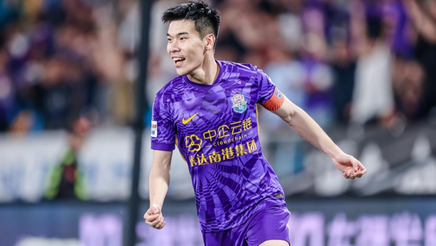 中超天津1-0河南三连胜：门将扑救送礼王秋明补射空门神仙球被吹