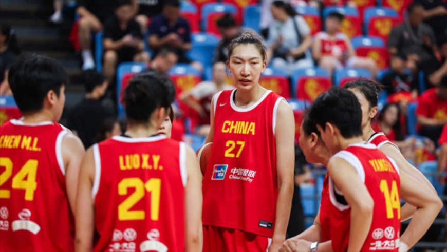 中国女篮逆转澳大利亚最后时刻：李缘关键三分反超 杨力维稳健罚球