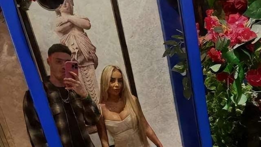 球场外同样&ldquo;炸裂&rdquo;！切尔西球星帕默的女友大胆穿搭亮相，英媒直呼破格