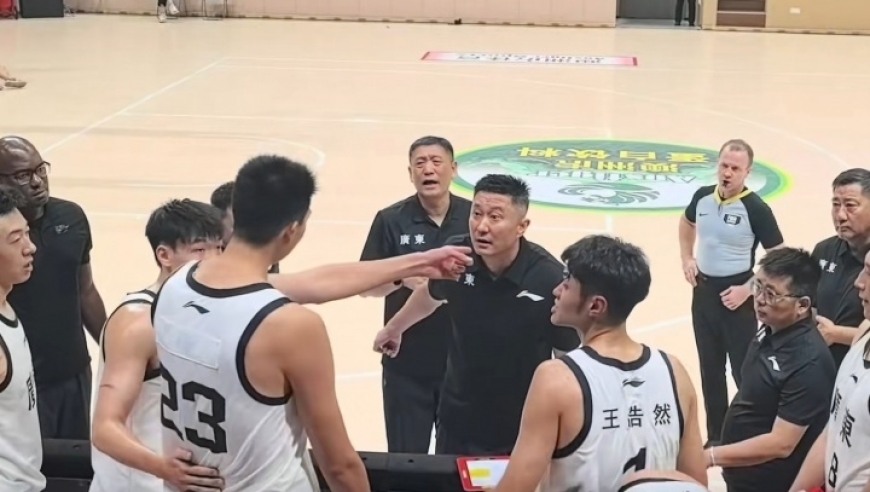 一文读懂徐昕和杜锋冲突：广东2米26小巨人情绪爆发后，已向杜锋道歉