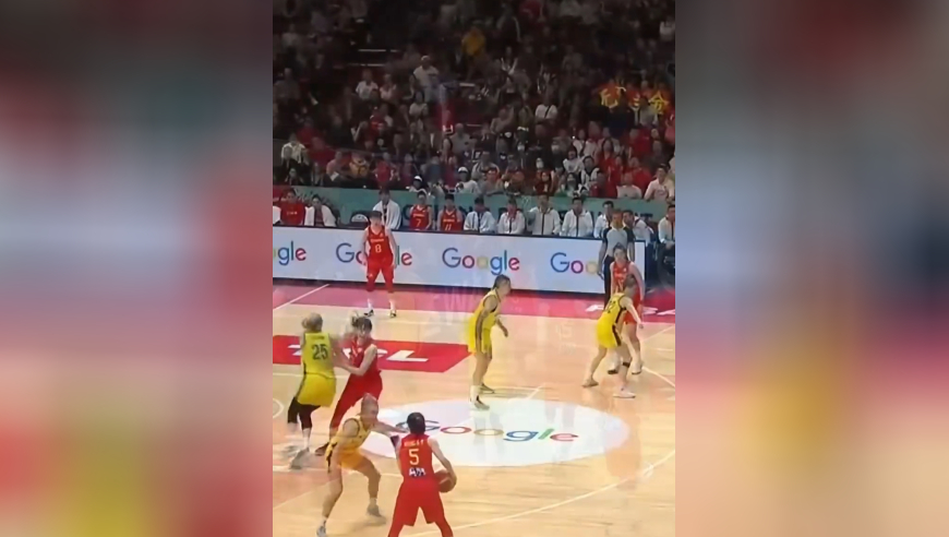 中国女篮VS澳大利亚，王思雨神奇抢断，准绝杀对手｜体坛记忆