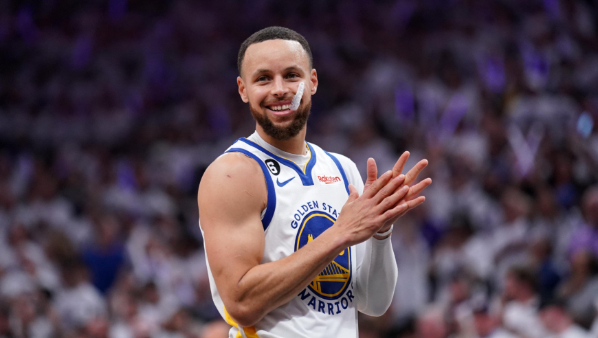 离离原上谱！盘点NBA赛场那些走步的瞬间 库里的反应太好笑