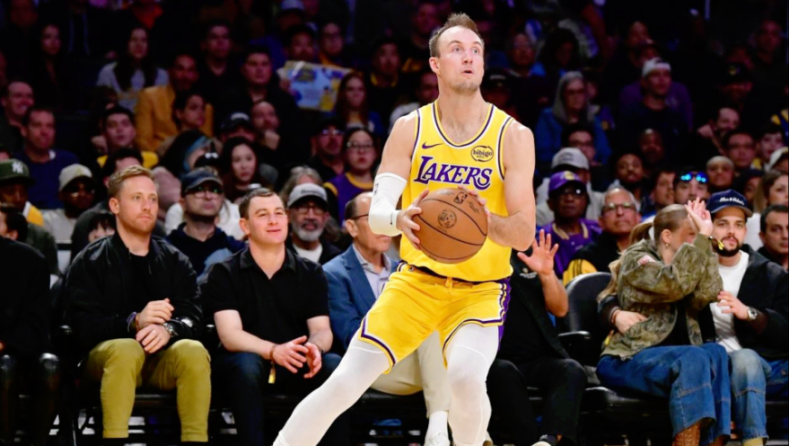 肯纳德首秀价值：顶级空间点+合格处理球，湖人短板变强点｜议起复盘