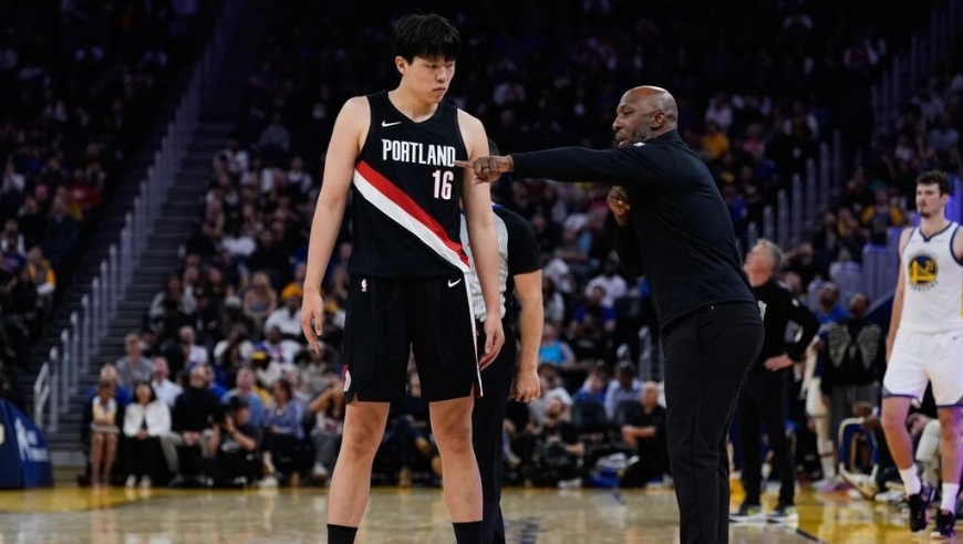 开拓者天塌了！比卢普斯被逮捕！NBA教练生涯正式结束