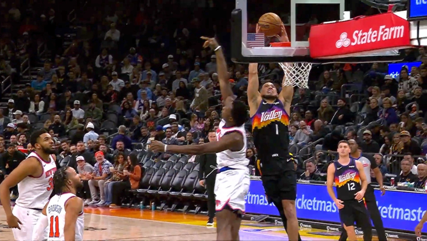 10日官方十佳球：布朗上演飞天劈扣  布克蝴蝶穿花双手暴扣