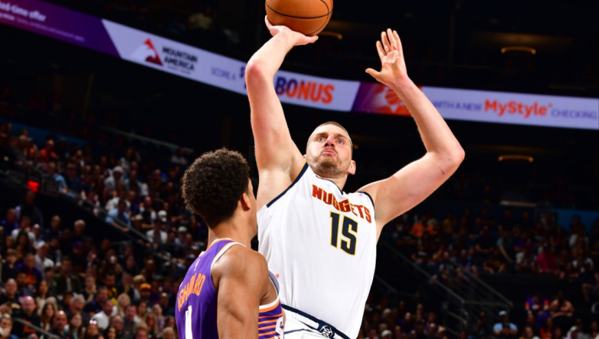 掘金太阳最后疯狂1分钟：约基奇抛投制胜 布克三分绝杀不中