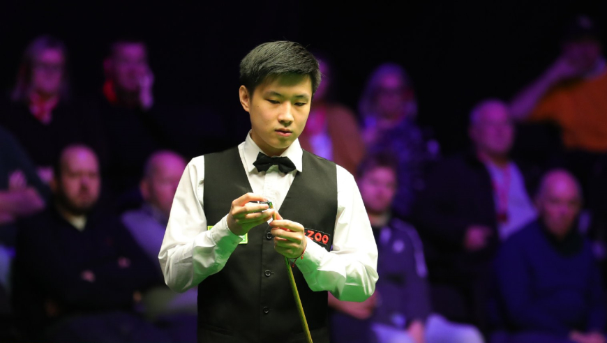 斯诺克嚣张准度秀！赵心童神仙长台，一杆绝杀对手｜体坛名场面
