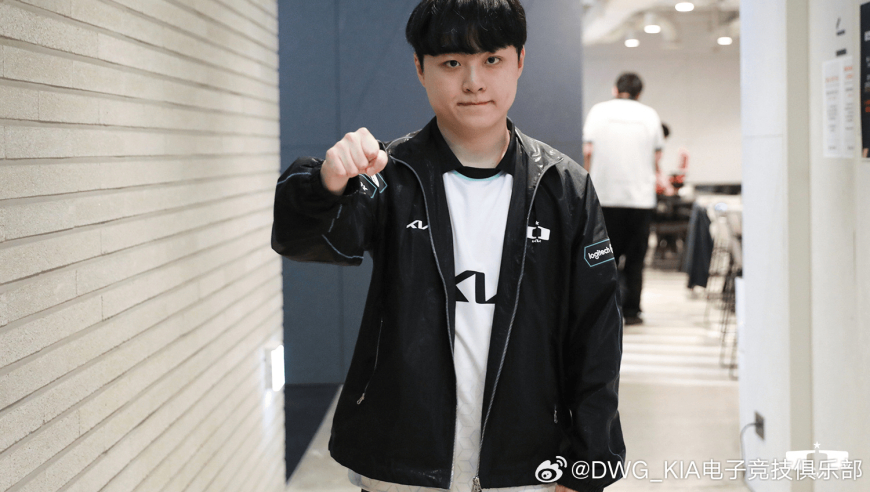 DK发布对战T1赛后返图：多巴胺上升！