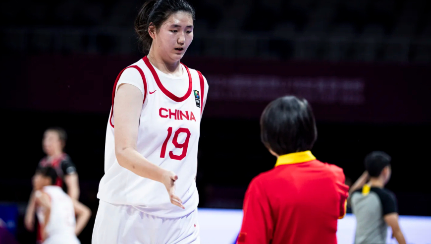 小试牛刀！女姚明张子宇对国际联队次战即将：4中4拿10分轻轻松松