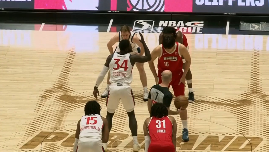 杨瀚森20分7篮板7助攻2抢断2盖帽！来看英文解说字幕版本全部攻防表现！