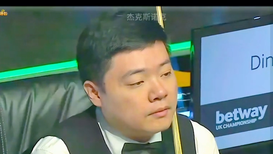 体坛名场面｜最不可思议的比赛，裁判背刺对手，丁俊晖轻松获胜