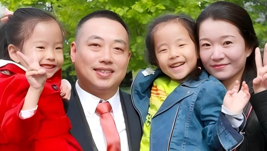 刘国梁历尽艰辛，球员时期不能公开恋爱，妻子留洋打球 | 球色生香